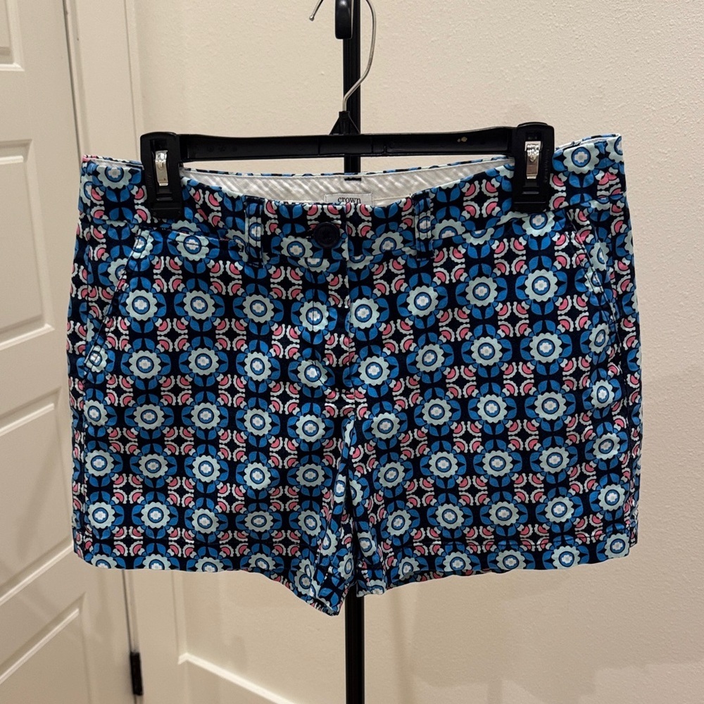 Crown & Ivy Blue and Pink Geometric Women's Shorts